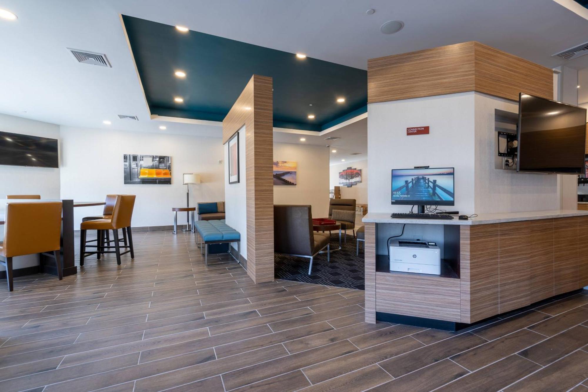 Towneplace Suites By Marriott Clinton Exterior photo
